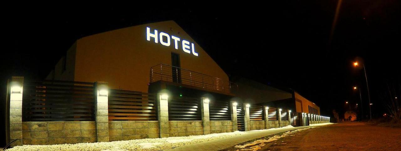 Hotel Sjesta Nowa Sol Buitenkant foto