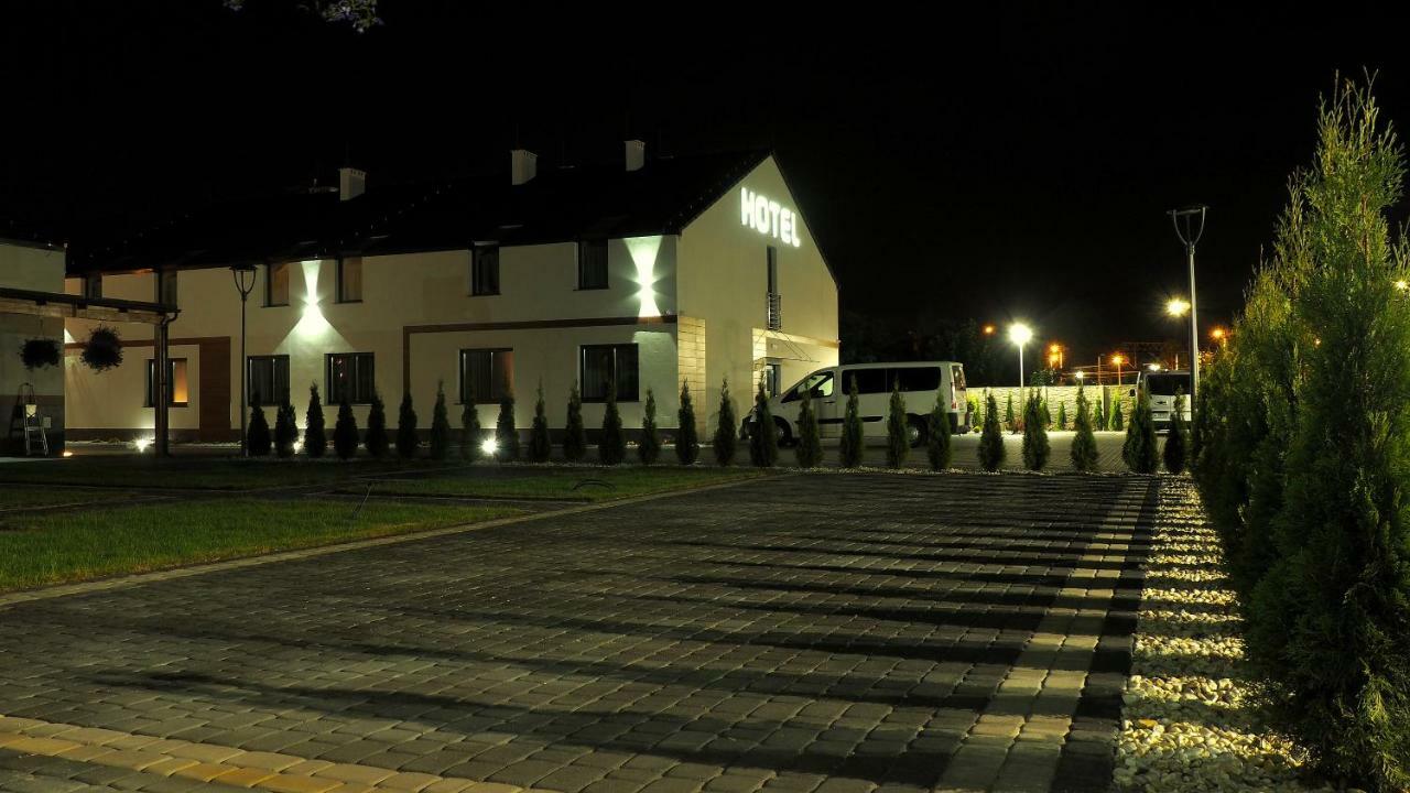 Hotel Sjesta Nowa Sol Buitenkant foto