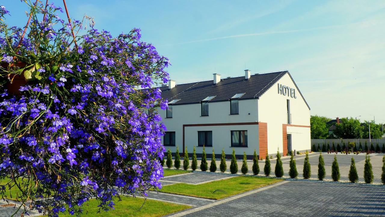 Hotel Sjesta Nowa Sol Buitenkant foto